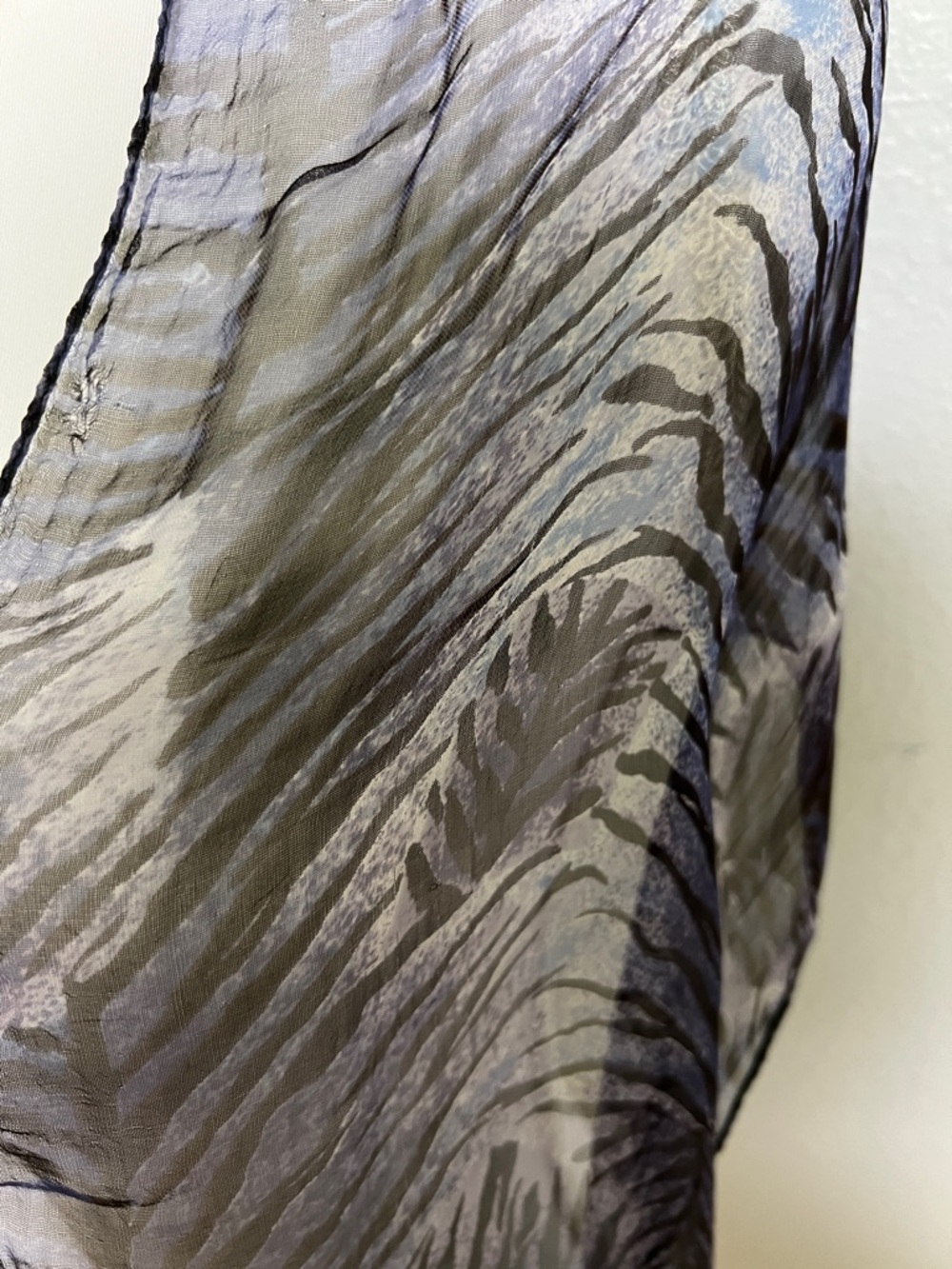 Scarf with Animal print Black and Gray - Picture 2 of 5